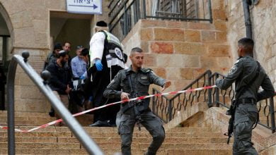 İsrail-Filistin: İsrail polisi baltalı saldırıyı gerçekleştirenleri arıyor