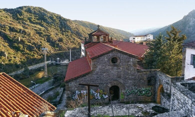 Satılık Hayalet Köy: Salto de Castro 30 Salto de Castro