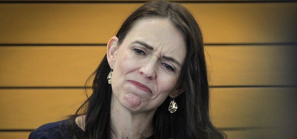 Jacinda Ardern İstifa Etti