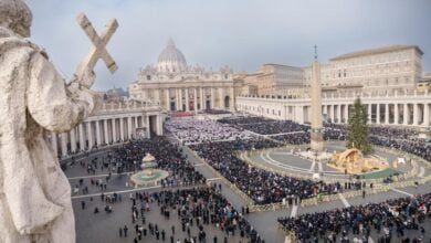 Papa Benedict Cenaze Töreni ile Uğurlanıyor