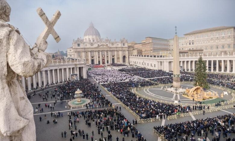 Papa Benedict Cenaze Töreni ile Uğurlanıyor