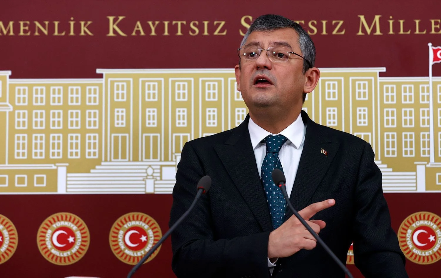 Özgür Özel’den Devlet Bahçeli’ye: Bir kişi anladı o da yanlış anladı 1 Özgür Özel’den Devlet Bahçeli’ye: Bir kişi anladı o da yanlış anladı