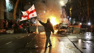 Tiflis’te protestolara neden olan yasa tasarısı geri çekildi