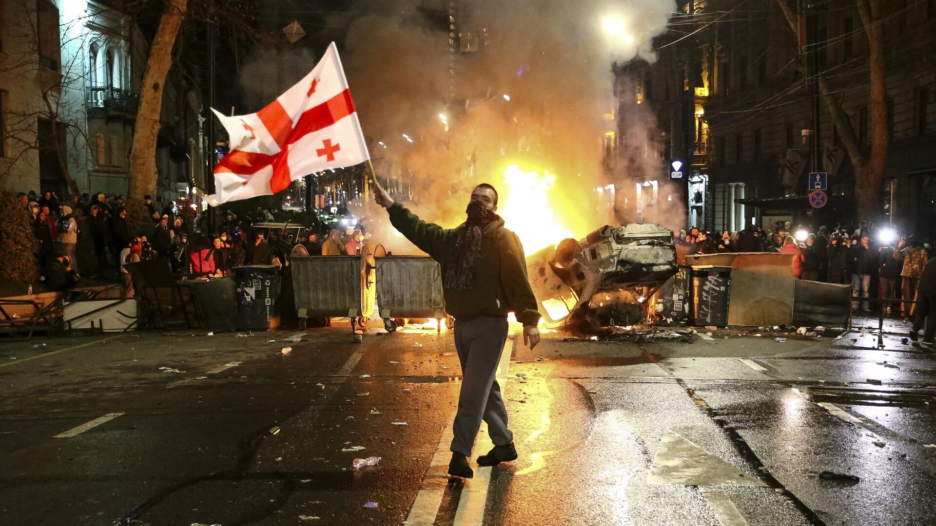 Tiflis’te protestolara neden olan yasa tasarısı geri çekildi 1 Tiflis’te protestolara neden olan yasa tasarısı geri çekildi