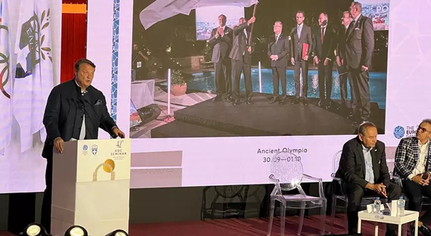 Hasan Arat: Polonya devleti dik durdu 1 Hasan Arat: Polonya devleti dik durdu