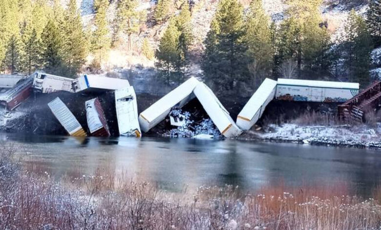 Ohio'da Yük Treni Kazası Çevreyi Tehdit Ediyor 6 Amerika Tren Kazası