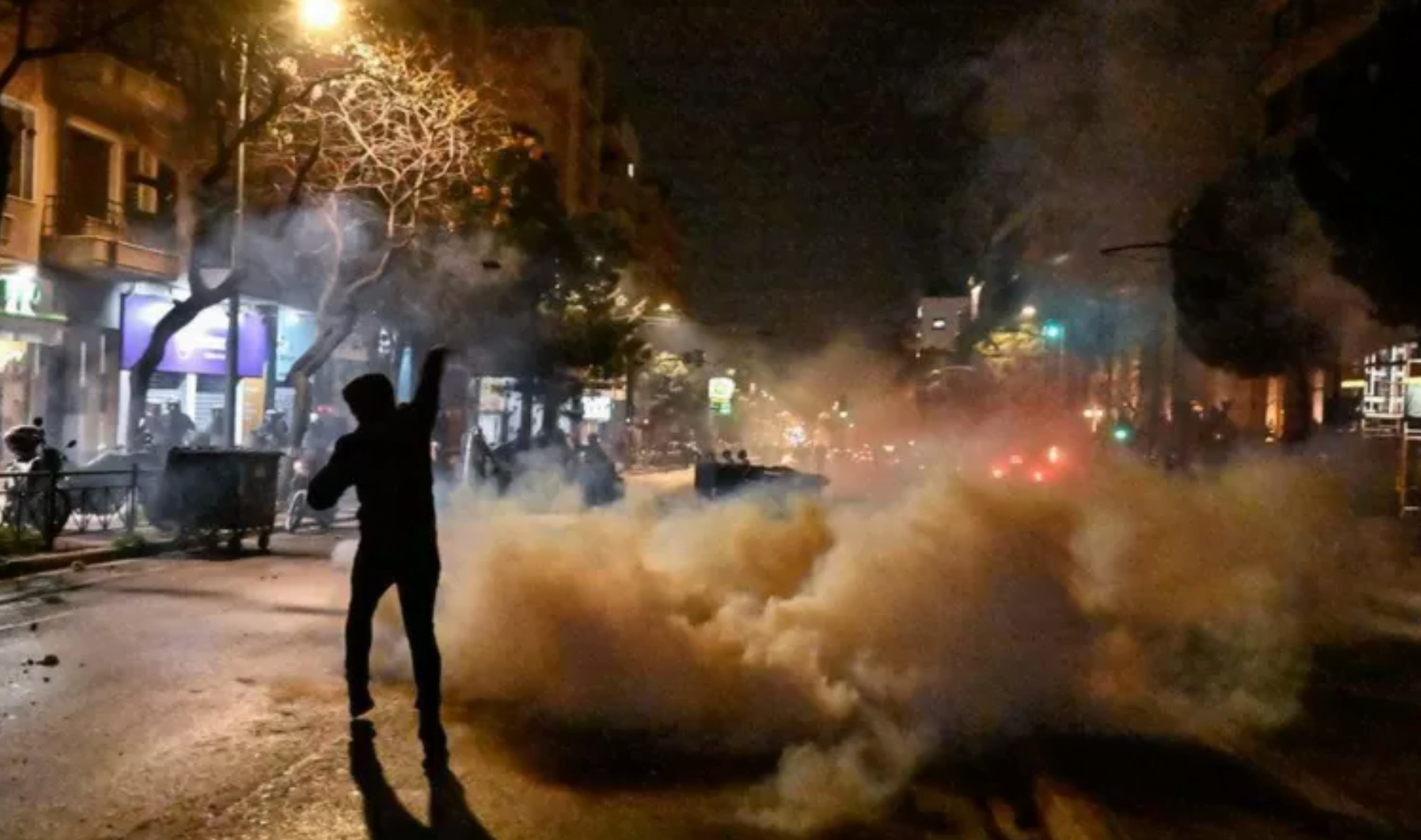 Yunanistan'daki tren kazasında ölü sayısı 57'ye yükseldi, Atina'da protestolar sürüyor - Video 1 Tren Kazasi Atina Protestolar
