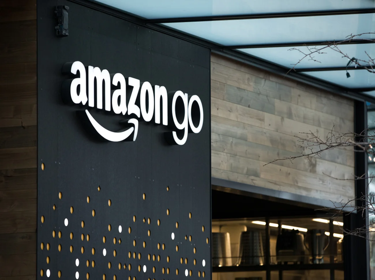 Amazon Kapatıyor: 8 Kasiyersiz Mağaza 1 Amazon go