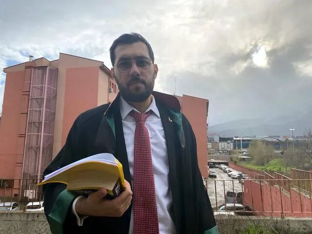 Karabük Filyos çayında ölü bulunan Gabonlu öğrenci Dina'nın avukatı konuştu Karabük’te Gabonlu Dina’nın sır ölümüne dair Gabon Büyükelçiliğinin avukatı Kerim Bahadır Şeker konuştu