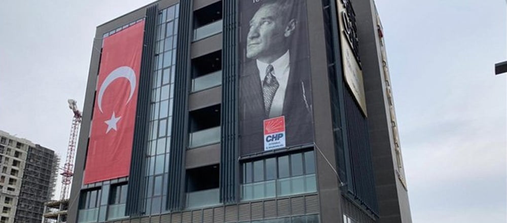 Son Dakika! CHP İstanbul İl Başkanlığına Silahlı Saldırı Son Dakika! CHP İstanbul İl Başkanlığına Silahlı Saldırı