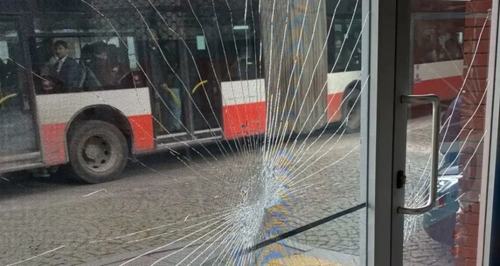 CHP İzmir Seçim Bürosuna Saldırı!