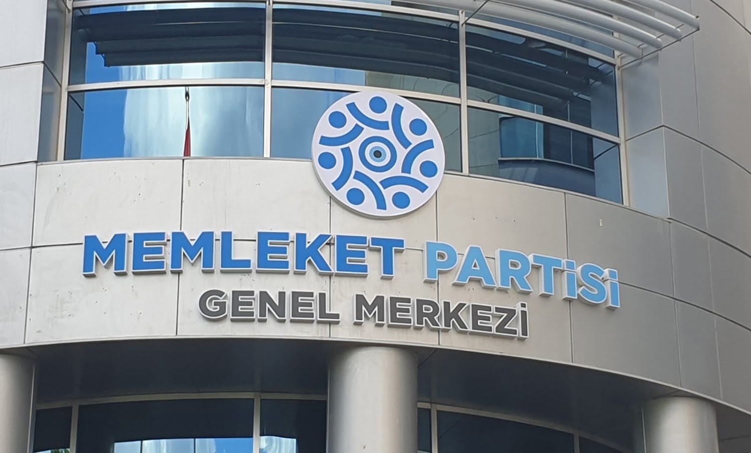 Memleket Partisi İstifalar İle Sarsılıyor