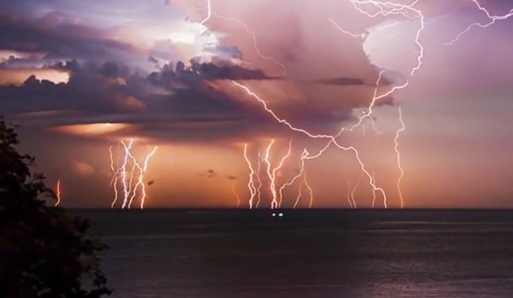 Victoria Gölünde Fırtınalar