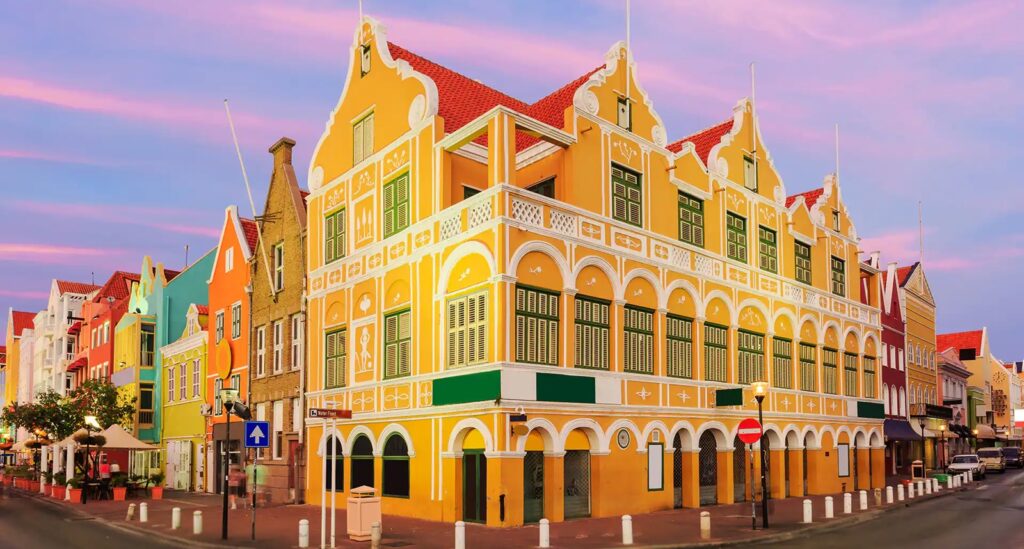 Curaçao: Karayipler'deki Hollanda Adası 2 Curaçao Başkenti: Willemstad
