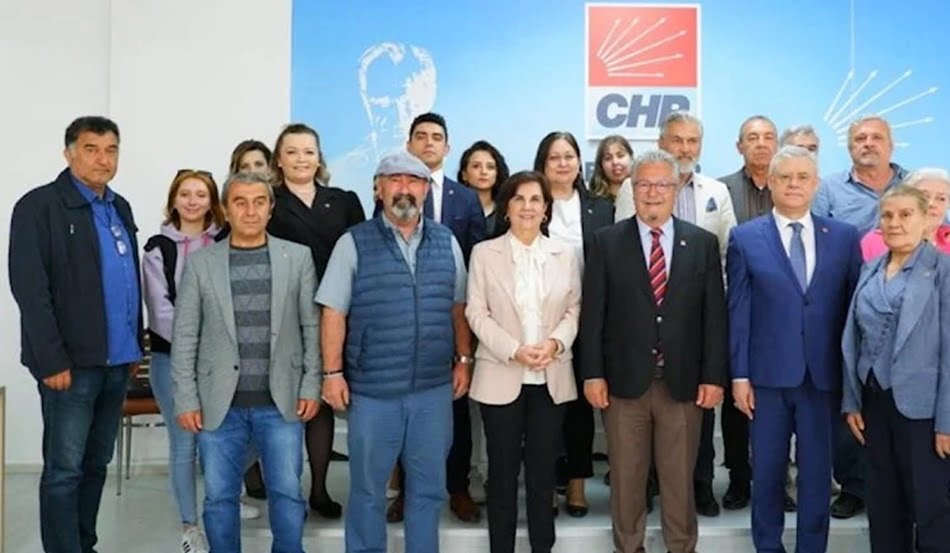 Gaye Usluer CHP'ye Katıldı