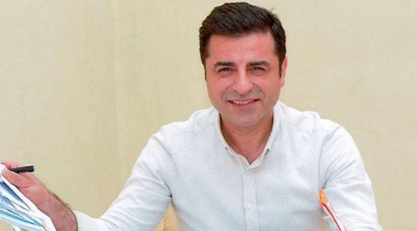 Selahattin Demirtaş Siyaseti Bıraktı