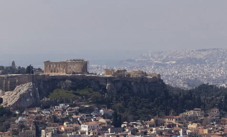 Avrupa Yanıyor: Akropolis Ziyarete Kapatıldı