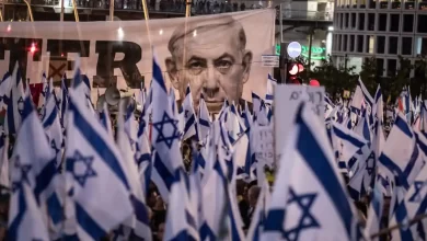 İsrail'deki protestolar yoğunlaşırken Benjamin Netanyahu'ya kalp pili takıldı.