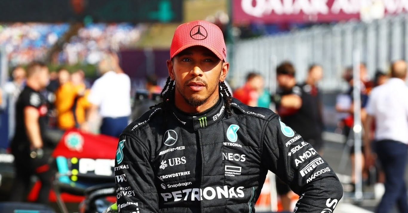 Lewis Hamilton Mercedes ile Devam Edecek