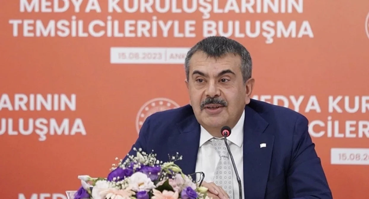 Sınıfta Kalma Geri Geldi: Bakandan Açıklamalar 1 Liselerde sınıfta kalma geri geldi