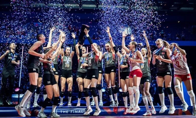 Filenin Sultanları Şampiyon oldu. Türkiye Kadın Milli Voleybol Takımı, 2023 CEV Avrupa Şampiyonası finalinde Sırbistan'ı 3-2 yenerek zafere ulaştı.