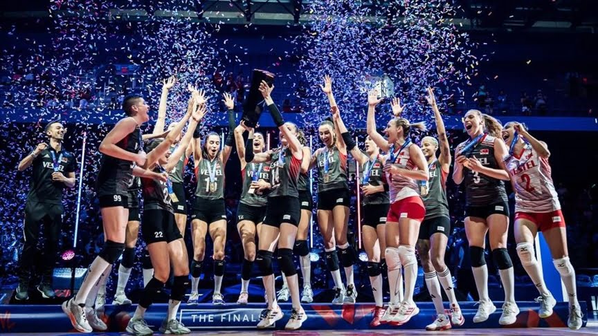 Filenin Sultanları Şampiyon oldu. Türkiye Kadın Milli Voleybol Takımı, 2023 CEV Avrupa Şampiyonası finalinde Sırbistan'ı 3-2 yenerek zafere ulaştı.