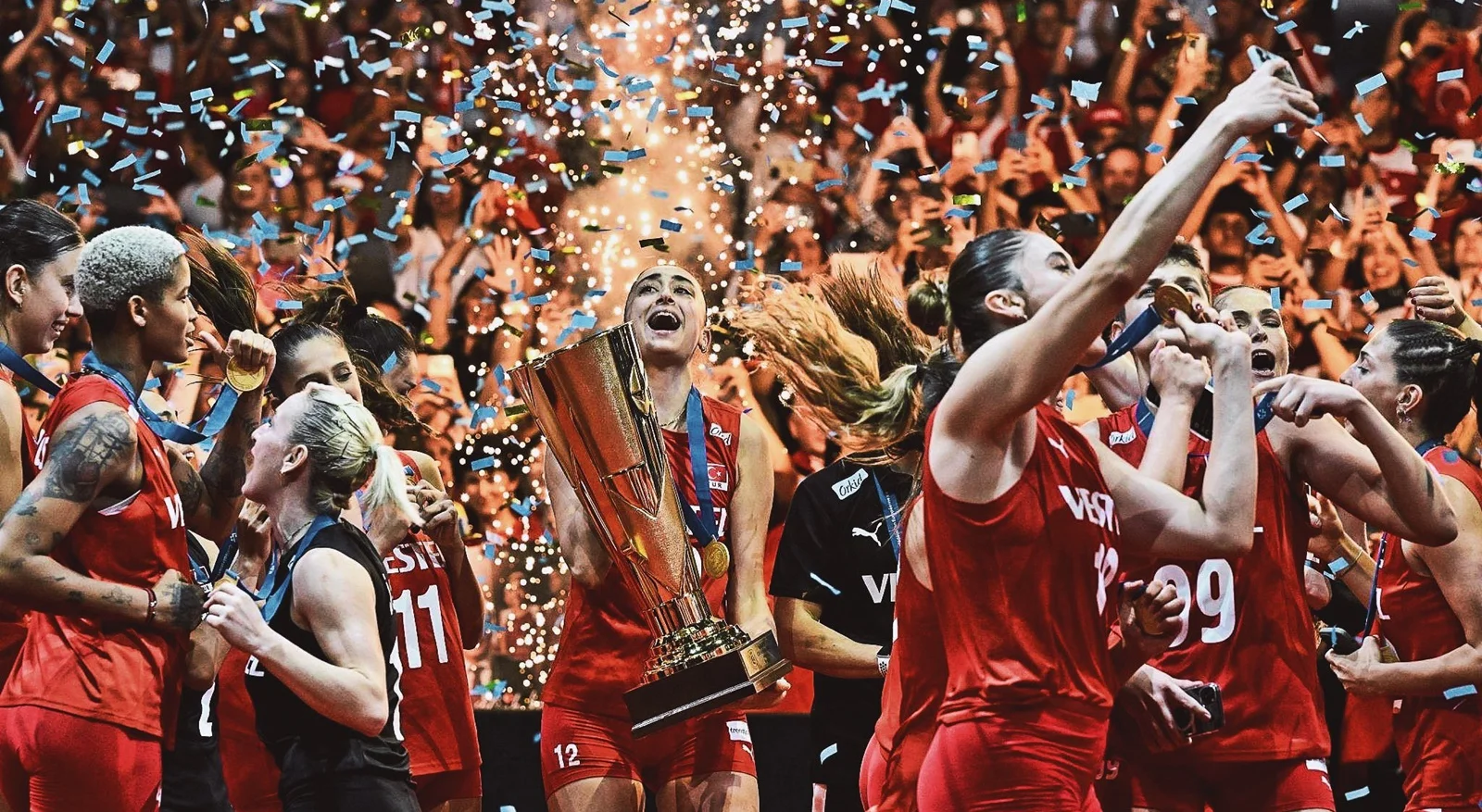 Şampiyon Kadınlardan 100. Yıl Vurgusu 1 voleybol sampiyon