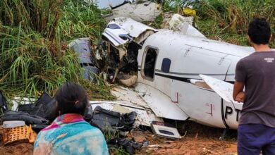Brezilya’nın batı kesimindeki Amazon Ormanları’na bir uçak düştü. Uçak kazası sebebiyle 12 kişinin hayatını kaybettiği duyuruldu.