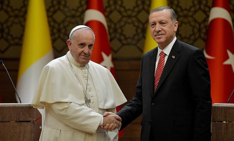 Cumhurbaşkanı Recep Tayyip Erdoğan, Katolik Hristiyanların Ruhani Lideri ve Vatikan Devlet Başkanı Papa Franciscus ile telefonda görüştü.