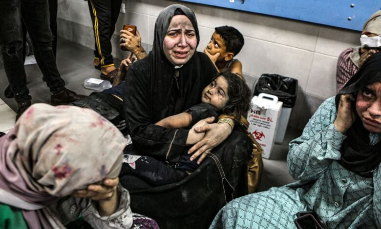 İsrail, Gazze'deki El-Ehli Baptist Hastanesini bombaladı. Yaşanan olay sonucunda 500 kişinin yaşamını yitirdiği açıklandı.