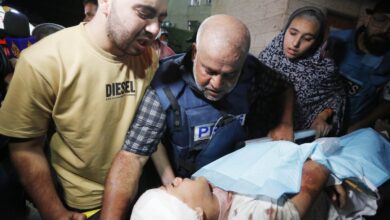 Gazze'de Al Jazeera muhabirinin ailesinden birçok kişi öldü 12 Al-Jazeera televizyonunun muhabiri Vail el-Dahduh'un ailesinden çok sayıda kişi Gazze'de yaşamını yitirdi.