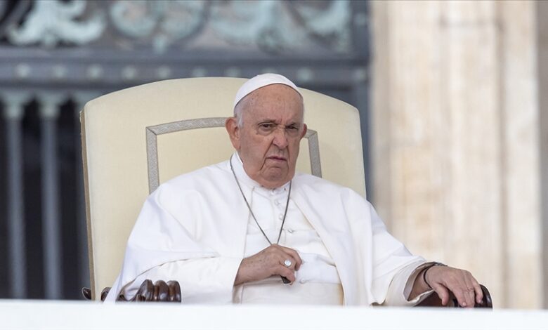 Katoliklerin ruhani lideri Papa, 7 Ekim'den bu yana devam eden Gazze'ye yönelik saldırılar için 'ateşkes' çağrısı yaptı.
