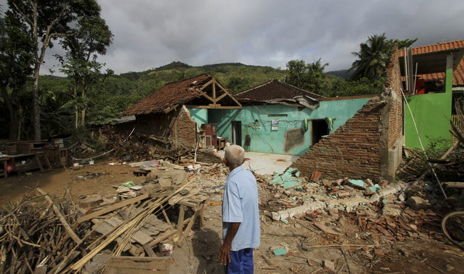 Endonezya'nın güney bölgelerindeki Doğu Nusa Tenggara eyaletinde 6,1 büyüklüğünde deprem kaydedildi.