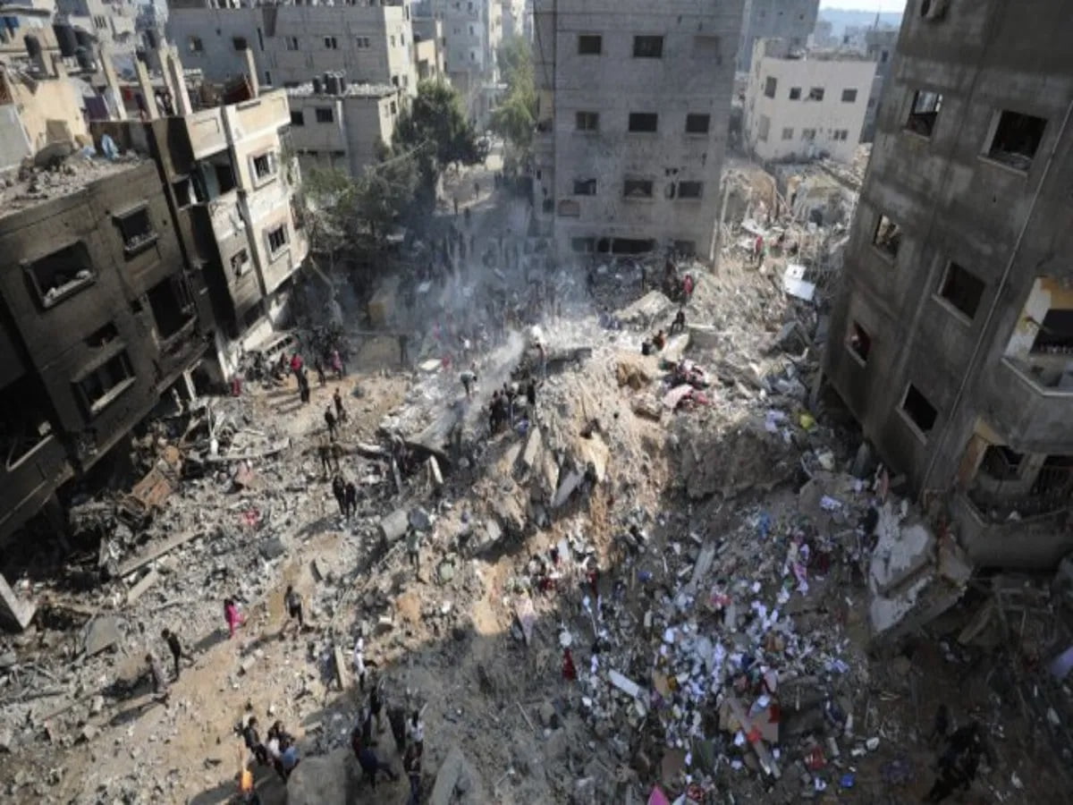 Gazze’de insanlık her bir kez daha ölüyor. İsrail ordusu, gece boyunca Gazze'de onlarca kişiyi öldürdü.