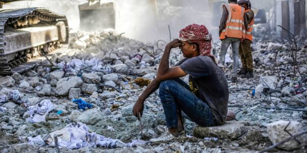 7 Ekim'de başlayan İsrail saldırıları sonucunda Gazze'de 5 bini çocuk, 3 bin 330'ü kadın olmak üzere 12 bin 300 kişi öldü.