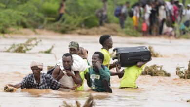 Kenya'da Kasım ayı ortasından bu yana şiddetli yağışlar etkili oluyor. Şiddetli yağışlar sonucunda meydana gelen sellerde ölenlerin sayısı 70'e ulaştı.