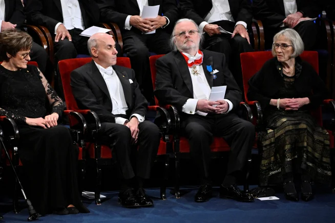 İşte 2023 Nobel Ödüllerinin sahipleri 1 Fizik, kimya, tıp, edebiyat ve ekonomi alanlarında verilen 2023 Nobel Ödülleri, İsveç'in başkenti Stockholm'de düzenlenen törenle sahiplerini buldu.