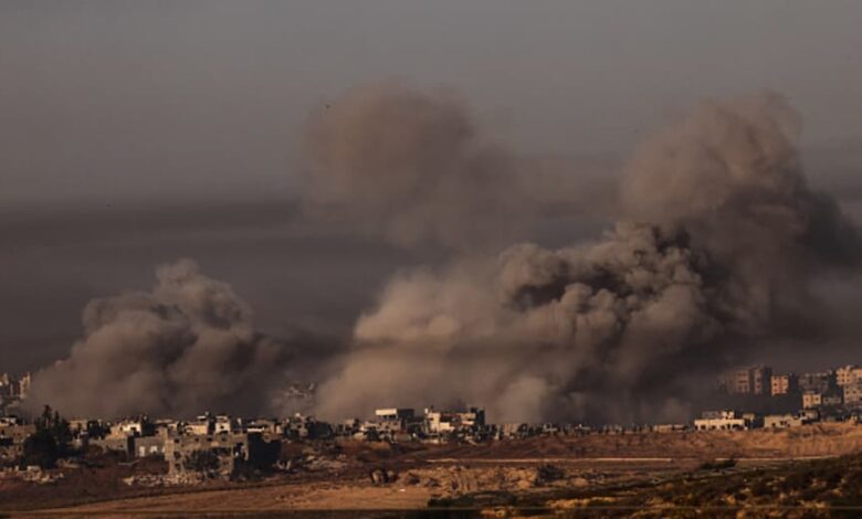 İsrail verilen insani aranın ardından Gazze’ye yönelik saldırılarının şiddetini arttırdı.