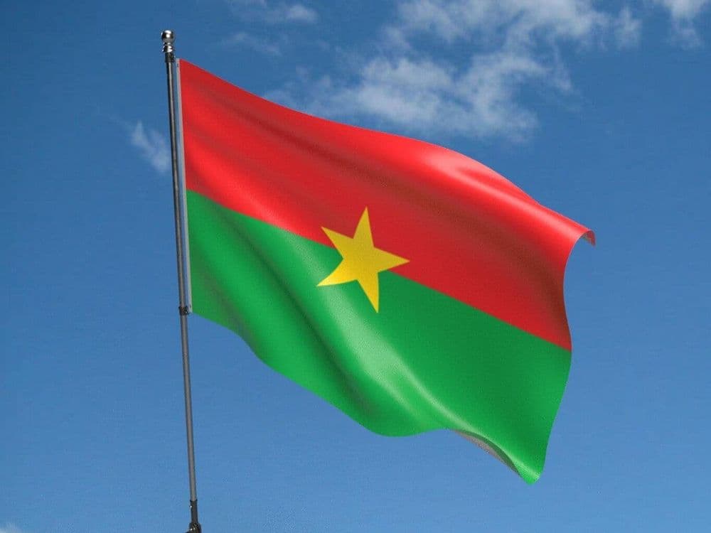 Burkina Faso da Mali'nin ardından Fransızcayı resmi dil olmaktan çıkardı.