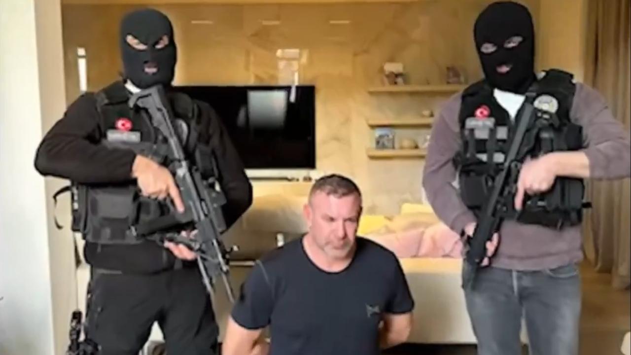 Kırmızı bültenle aranan Eric Schroeder, İstanbul'da yakalandı 1 Eric Schroeder