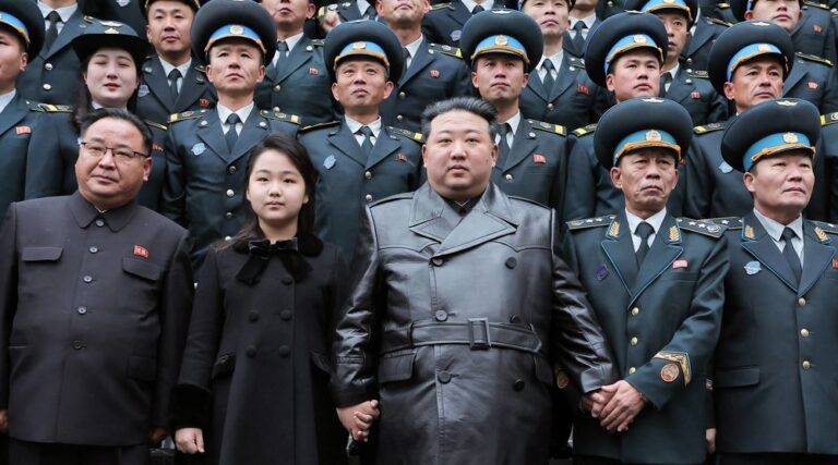 Kuzey Kore lideri Kim Jong-un, 2024'te daha fazla "casus uydu" fırlatmayı hedeflediklerini açıkladı.