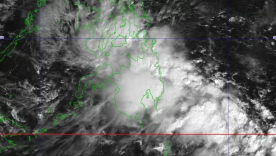 Filipinler'in güney kesimini etkileyen Kabayan tropikal fırtına binlerce insanı yerinden etti.
