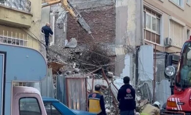 Kadıköy'de Bina Çöktü
