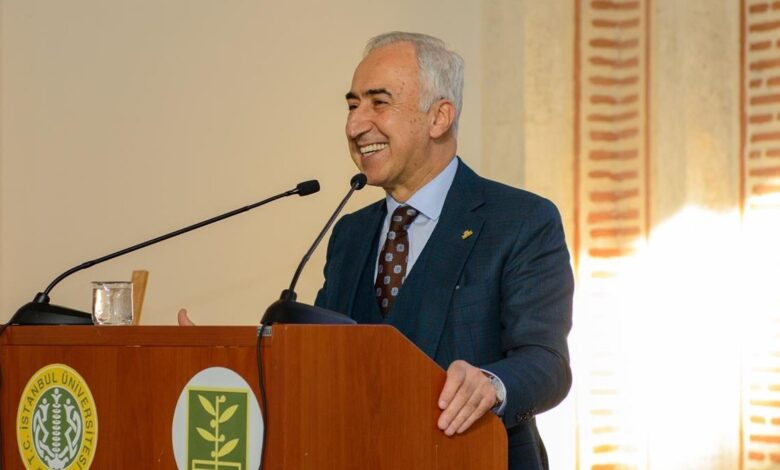 İstanbul Üniversitesi Rektörü Osman Bülent Zülfikar