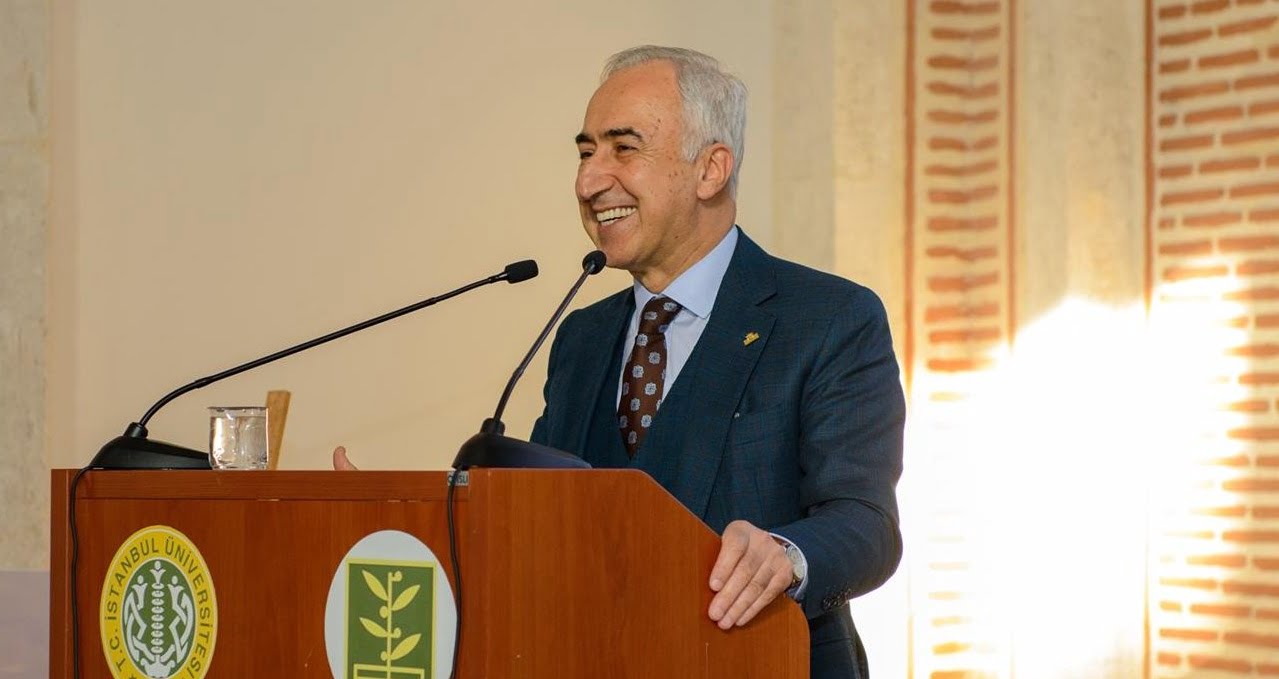 İstanbul Üniversitesi Rektörü Osman Bülent Zülfikar