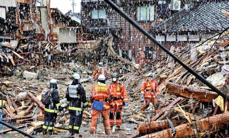 5 ila 7 büyüklüğünde peş peşe birçok deprem yaşayan Japonya’da depremzedelerer 100 milyar yen yani 690 milyon dolar tahsis edileceği duyuruldu.