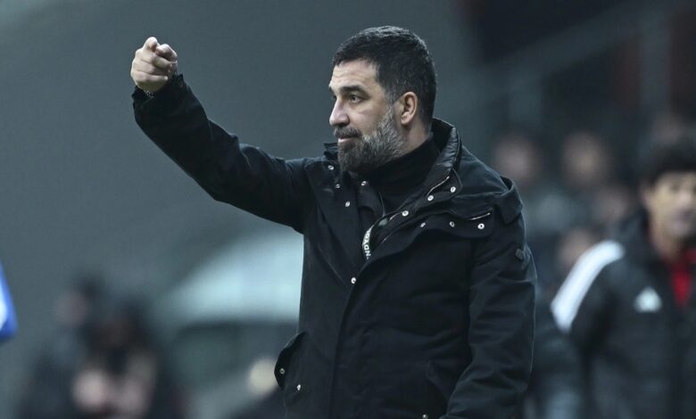 TFF 1. Lig lideri Eyüpspor ise… 13 Arda Turan