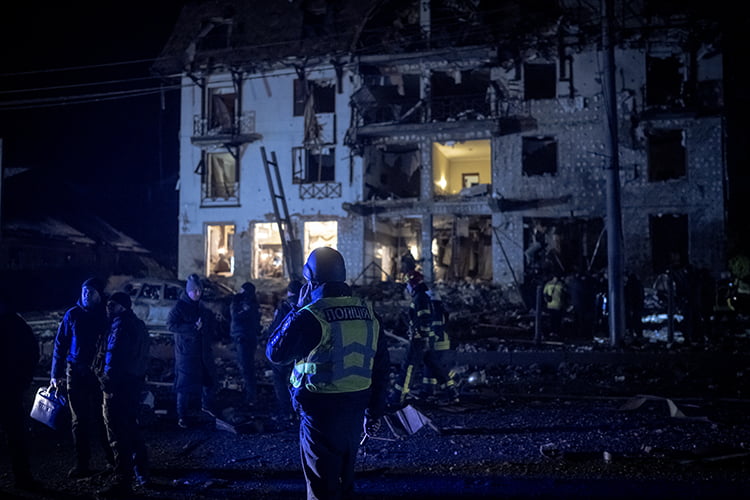 Ukrayna'nın doğusunda Rusya'yla sınır hattına yakın Harkiv kentine dün TSİ 23.30 sularında bombalı saldırılar düzenlendi.