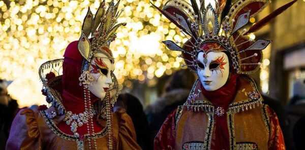 Karnaval ile ilgili tüm haberler NationalTurk.com'da! Karnaval haberleri, gelişmeleri ve Karnaval fotoğrafları yer alıyor.