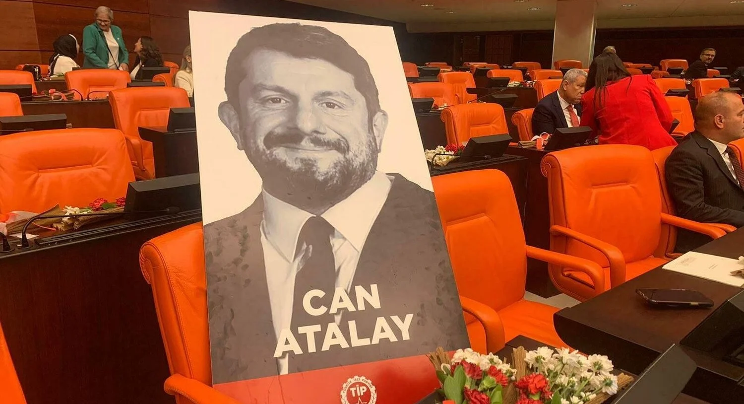 Yargıtay Anayasa Mahkemesi kararı için "Hukuki değeri yok" dedi 1 Yargıtay Anayasa Mahkemesi'nin Can Atalay kararını yine tanımadı
